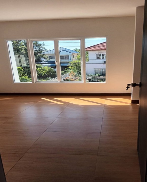 ขายด่วน! บ้านแฝด 2 ชั้น 3 ห้องนอน 2 ห้องน้ำ เนื้อที่ 35 ตรว. ใกล้ ม.มหิดล แม็คโคร และเซ็นทรัลศาลายา โทร. 084-0803830